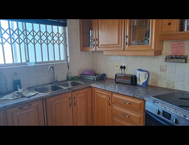 3 BEDROOM FLAT FOR SALE IN SOUTH BEACH